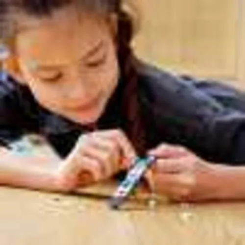 Miniatura 6 de LEGO DOTS - Pulsera Cosmic Wonder 41903 Kit de fabricación de pulseras para manualidades, un divertido kit de manualidades para niños a los que les