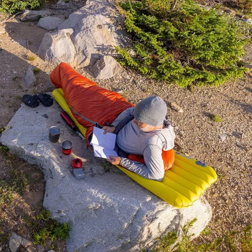 Miniatura 2 de Big Agnes Divide - Almohadilla para dormir ligera, compacta, con cámara de aire, pequeña, verde oliva cálido