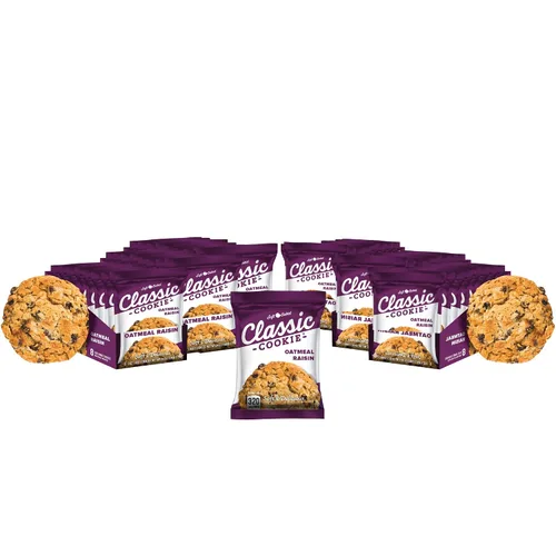Miniatura 39 de Galletas Classic Cookie suaves horneadas con relleno de crema y galleta, hechas con chips de crema blanca Hershey's® Premier, 2 cajas, 16 galletas