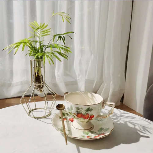 Miniatura 4 de Juego de taza de té y platillo, diseño de fresa, 7.4 onzas, taza de café de cerámica con platillo y cuchara, taza de café vintage con ribete dorado