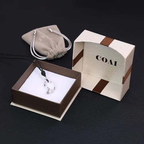 Miniatura 7 de Collar con dije Amorwing, de tres tesoros sagrados, magatama