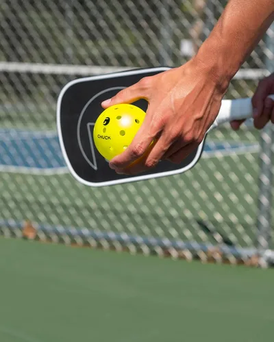 Miniatura 6 de GAMMA Chuck Pickleballs para jugar al aire libre, diseño simétrico de 38 agujeros, bola oficial de DUPR y NPL, aprobada por USAPA para juego