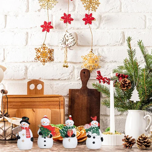 Miniatura 5 de MEETYAMOR Decoraciones navideñas para interiores, 4 adornos de resina de muñeco de nieve para decoración de mesa de Navidad, figuras coleccionables