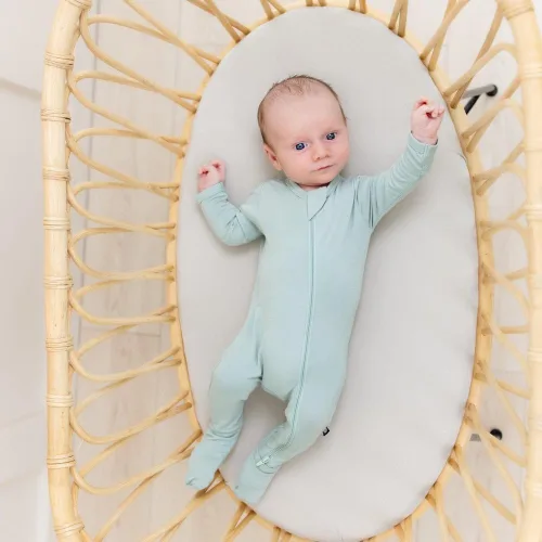 Miniatura 110 de KYTE BABY Pies unisex con cierre de cremallera, rayón hecho de bambú, 0-24 meses