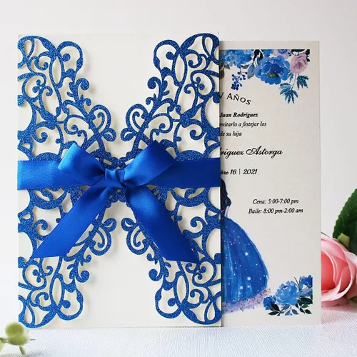 Miniatura 2 de 20 piezas de 5.12 x 7.28 pulgadas azul real con purpurina para invitaciones de boda con bolsillo floral hueco con sobres para invitación de Azul Rey