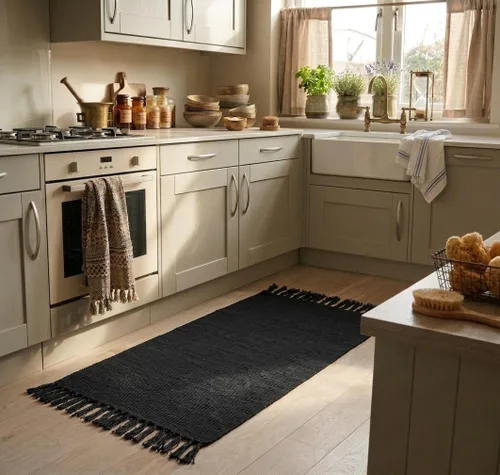 Seavish Alfombras de cocina negras, alfombra de baño lavable de 2 x 4, alfombra de algodón reciclado, alfombras bohemias con borlas, alfombra de