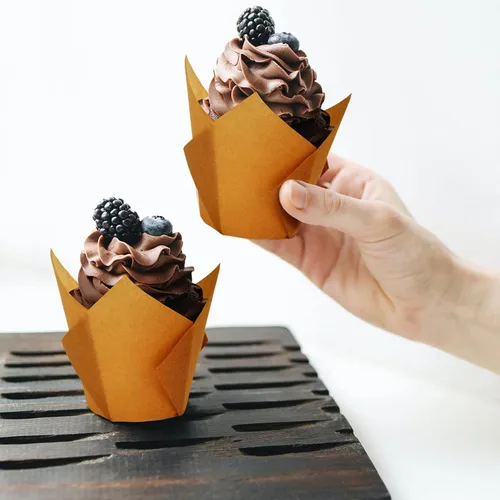 Miniatura 6 de 200 moldes para cupcakes tipo tulipán, moldes estándar de papel antiadherente para hornear, porta-moldes para muffins, perfectos para despedidas
