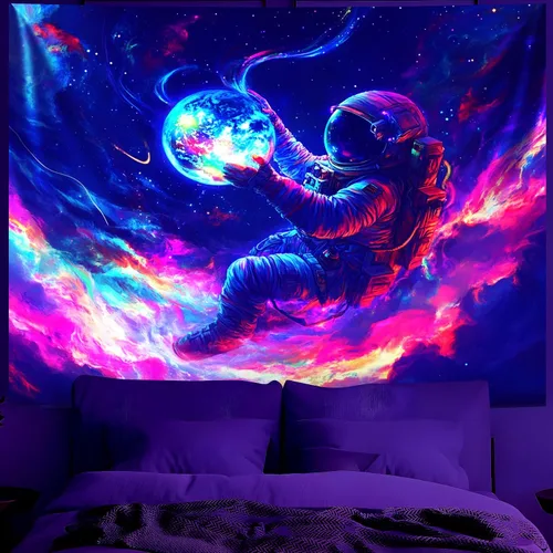 Miniatura 20 de BVBOX Tapiz de astronauta espacial con luz negra, reactivo a los rayos UV, galaxia, planeta que brilla en la oscuridad, póster de luz negra, arte