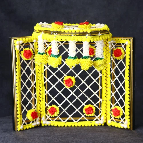 Miniatura 2 de Satvik 1 pieza Laduu Gopal Phool Bangla Pujan Mandir Flower Telón de fondo de soporte Singhasan Asan Lord Krishna Kishan Thakurji Dios escultura