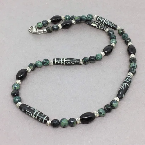 Miniatura 19 de Mami's Gem Studio Collar de estilo tribal para hombre, cuentas con hueso tallado, ónix negro y piedras preciosas, hecho a mano en Estados Unidos