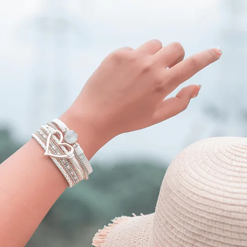 Miniatura 3 de FANCY SHINY Pulseras de cuero con forma de corazón, apilables, bohemias, pulseras de diamantes de imitación de resina de moda con cierre magnético