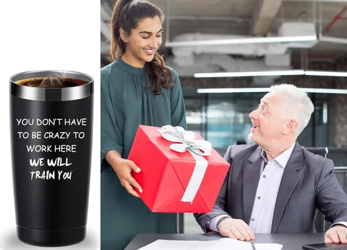 Miniatura 6 de momocici Vaso de 20 onzas con texto en inglés «You Dont Have To Be Crazy To Work Here». Divertidos regalos de oficina para empleados, jefes
