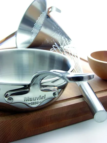 Miniatura 3 de Mauviel M'Cook - Sartén curvada de acero inoxidable pulido de 5 capas con mango de acero inoxidable fundido, 3.4 cuartos de galón, fabricado