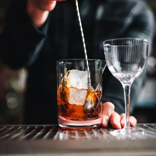 Miniatura 6 de HISTORY COMPANY 1934 Nick & Nora Crystal Cocktail Coupette - Vaso estilo cupé inspirado en el arte moderno, juego de 2 piezas