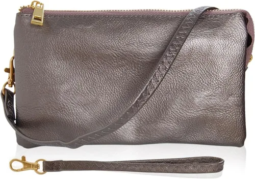 Miniatura 12 de Humble Chic bolsa pequeña de piel vegana, para usar cruzada o cartera con ajuste de pulsera, incluye hombro ajustable y correa para muñeca. Oro