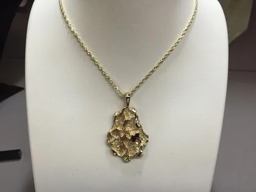 Miniatura 8 de TEX Colgante de pepita de oro amarillo de 14 k, 1.732x1.063 in