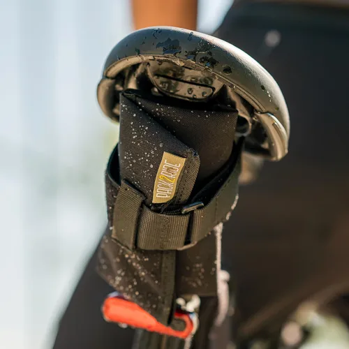Miniatura 6 de PACK2RIDE Blossom Bolsa de Sillín Enrollable para Bicicleta - Portakit de Herramientas para Bicicleta - Resistente al Agua y Duradera en Tela