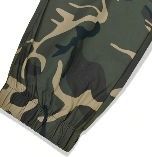 Miniatura 6 de OYOANGLE Pantalones cargo con estampado de camuflaje y cordón en la cintura con bolsillo y solapa para hombre