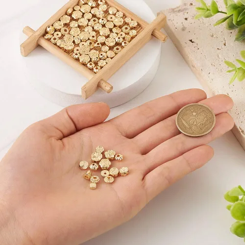 Miniatura 7 de KISSITTY 84 cuentas espaciadoras chapadas en oro de 14 quilates para hacer joyas, cuentas triangulares de calabaza, espaciadores de metal