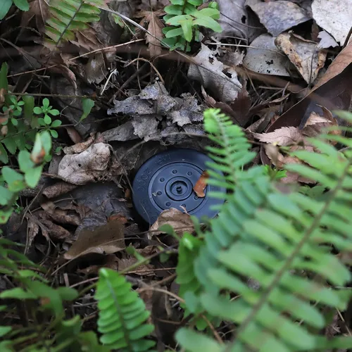 Miniatura 7 de Key Hider - Cabezal de aspersor realista impermeable, soporte para efectivo para jardín al aire libre, fácil de empujar en el suelo (negro)