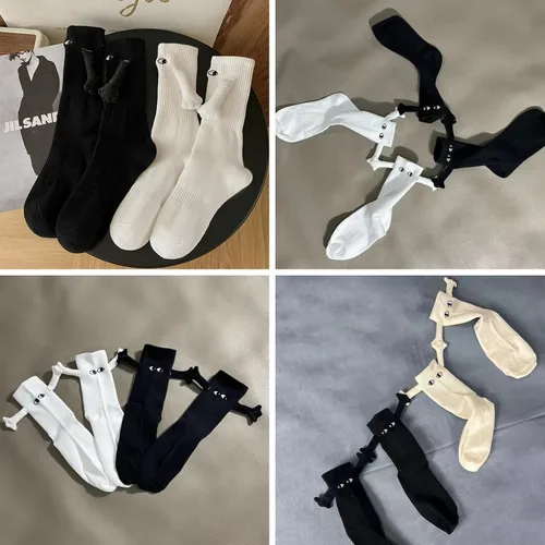 Miniatura 6 de Yawlsow 2 pares de calcetines de manos unidas, divertidos calcetines de muñeca magnética de succión 3D, calcetines de pareja unisex