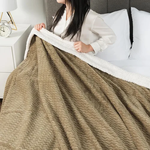 Miniatura 7 de PAVILIA Manta Throw para Sofá Color Canela Topo Reversible Sherpa Chevron, Manta con Textura de Tejido Jacquard Suave y Acogedora para Sofá Cama