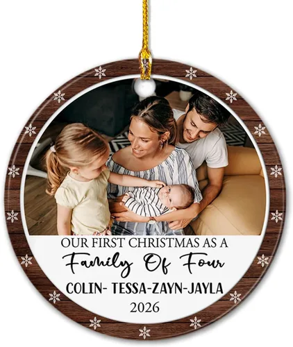 Miniatura 14 de Adorno de cerámica personalizado de cinco medias con nombres y año personalizados, nuestra primera Navidad como familia de cinco, nuestros primeros