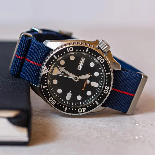 Miniatura 4 de Benchmark Basics Correa elástica de reloj Correa de reloj de nailon paracaídas de una pieza estilo militar para hombres y mujeres Elección