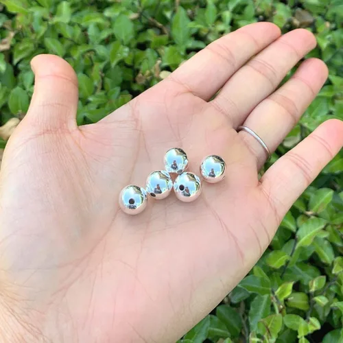 Miniatura 2 de 50 cuentas redondas sueltas lisas sin costuras de 0.394 pulgadas chapadas en plata de ley y latón espaciador de metal para manualidades de joyería