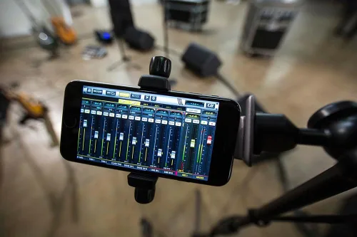 Miniatura 6 de Soundcraft Ui16 Mezclador digital de 16 entradas con control remoto