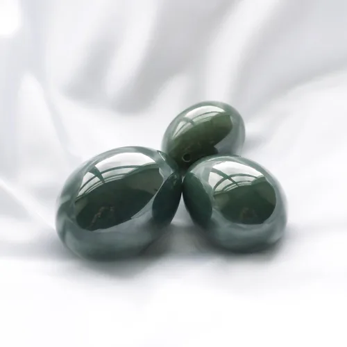 Miniatura 3 de Juego de 3 huevos de piedra de jade nefrita - Grandes, medianos y pequeños Piedra natural pulida a mano lisa perforada a mano con cuerda, cepillo
