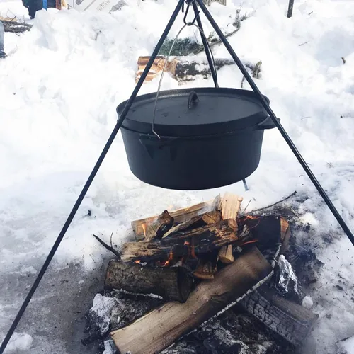 Miniatura 4 de Cuisiland Horno holandés de hierro fundido de 12 cuartos de galón con tapa de labio y asa de fianza – Olla grande pre-sazonada para cocinar al aire