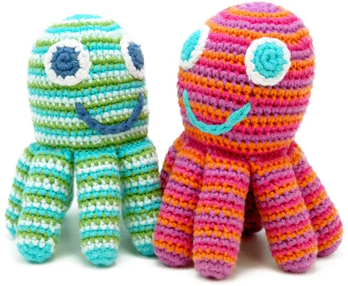 Miniatura 8 de Pebble Sonajero de bebé de pulpo hecho a mano, rayas verdes, océano, playa, costero, juguete de ganchillo para bebé, comercio justo, lavable a