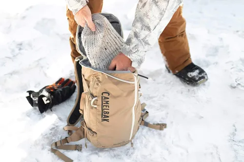 Miniatura 2 de CAMELBAK SnoBlast - Paquete de hidratación para esquí, 70 onzas