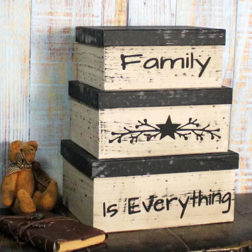 Miniatura 4 de CVHOMEDECO. Cajas anidadas rectangulares vintage primitivas de cartón “La familia lo es todo”, grandes 12 x 9 x 14 cm. Juego de 3.