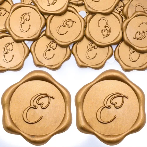 Miniatura 13 de SWANGSA Paquete de 50 calcomanías de sello de cera de letra A, diseño de corazón dorado antiguo, calcomanías de cera inicial para boda, fiesta