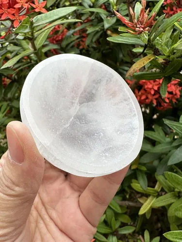 Miniatura 5 de GAF TREASURES Cuenco de selenita circular de 2.5 pulgadas, cristal de selenita tallado con piedras preciosas, cuenco de meditación, cuenco de reiki