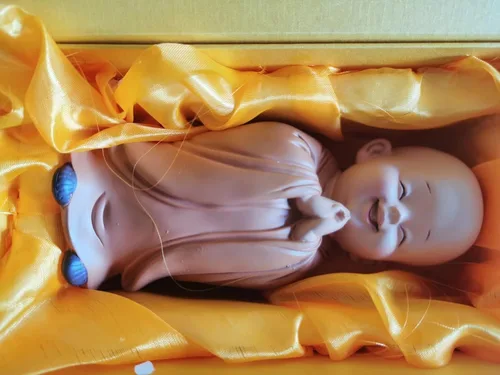 Miniatura 9 de Estatuilla de monje para decoración del hogar, estatua de Buda, figura de monje zen, lindo adorno de resina, mobiliario decorativo, arte chino