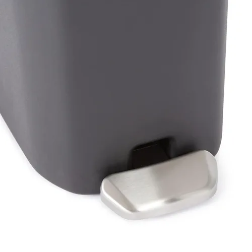 Miniatura 4 de Amazon Basics Basurero de plástico compacto para baño con tapa de cierre suave, pedal manos libres, cubo interior extraíble, 6 litros/1.6 galones