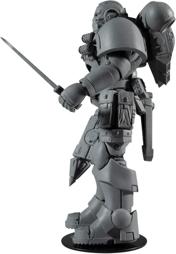 Miniatura 12 de McFarlane Toys Warhammer 40,000 Space Marine Reiver (a prueba de artista) con lanzador de grapnel y base de 7 pulgadas figura de acción