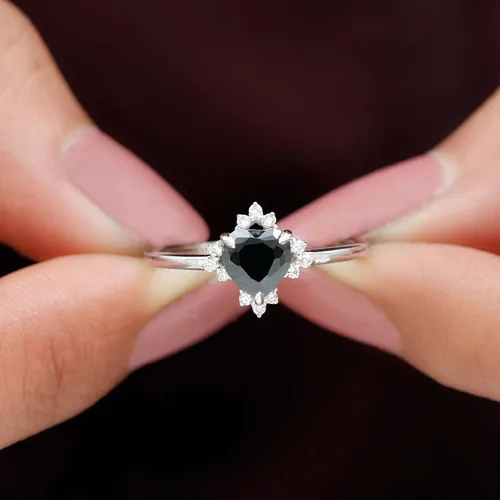 Miniatura 5 de Anillo de promesa de ónix negro con forma de corazón certificado con moissanita 1 pieza Calidad AAA