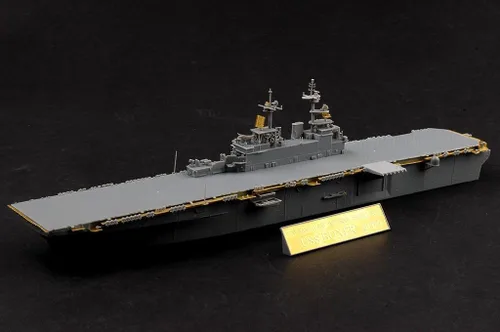 Miniatura 9 de Hobby Boss USS Boxer LHD-4 Kit de construcción de barcos