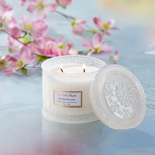 Miniatura 3 de LA JOLIE MUSE Vela Jasmin du Lotus - Hiedra, Jazmín, Madera de cedro Vela grande de cera de soya de 2 mechas de 12 onzas 60 horas de combustión