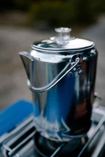 Miniatura 8 de Cafetera percoladora de aluminio Stansport con asa de alambre