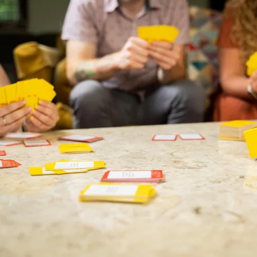 Miniatura 6 de Insanidad Relativa por Jeff Foxworthy - Juegos de Cartas Multijugador para Noche Familiar, Edades 14+