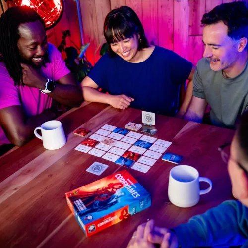 Miniatura 4 de CGE Codenames Juego de Mesa (2ª Edición) El Juego de Fiesta de Asociación de Palabras Ultra Secreto para Noches de Juegos con Amigos y Familia, 4+