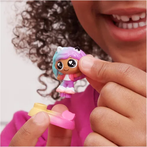 Miniatura 5 de Gabby's Dollhouse, Meow-Mazing - Juego de 12 figuras de juguete con temática de arcoíris (exclusivo de Amazon) para niños a partir de 3 años