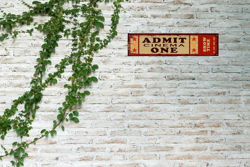 Miniatura 6 de Cartel de hojalata Cinema Vibes at Home Admit One Movie Ticket, letrero divertido inspirado en el carnaval vintage para tu cine en casa, 16 x 4