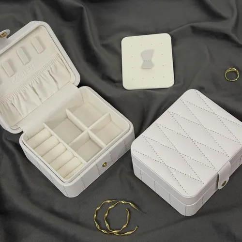 Miniatura 2 de KAMIER Organizador de joyas de viaje cajas de joyería portátiles de cuero acolchado con diamantes para mujeres y niñas organizador pequeño
