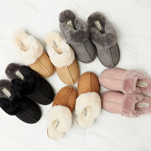 Miniatura 2 de Dearfoams Women's Fireside Sydney Shearling Fur IndoorOutdoor Scuff Slipper with Wide Widths